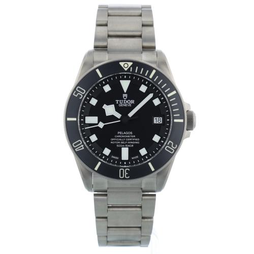 Gents Tudor Black Bay 25600TN Titanium case with Black dial Gents Tudor Black Bay 25600TN Titanium case with Black dial