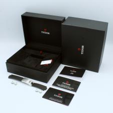 Gents Tudor Black Bay 7939A1A0RU Steel case with Burgundy dial