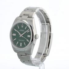 Gents Rolex Oyster Perpetual 41 124300  case with Green dial