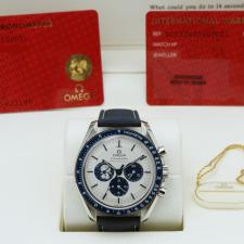Gents Omega Speedmaster 31032425002001 Stainless Steel case with Silver dial