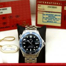 Gents Omega Seamaster Diver 300 25418000 Stainless Steel case with Blue Wave dial