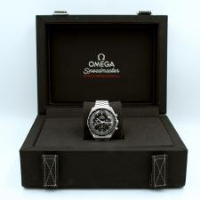 Gents Omega Speedmaster 31030425001001  case with Black dial