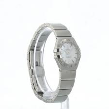 Ladies Omega Constellation 123.10.24.60.05.001 Steel case with Mother of Pearl dial