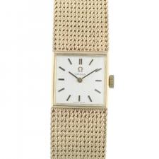Ladies Omega Dress   9 CT case with Silver dial
