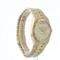 Gents Rolex Oysterquartz Day-Date 19018 18 CT case with Gilt Diamond dial